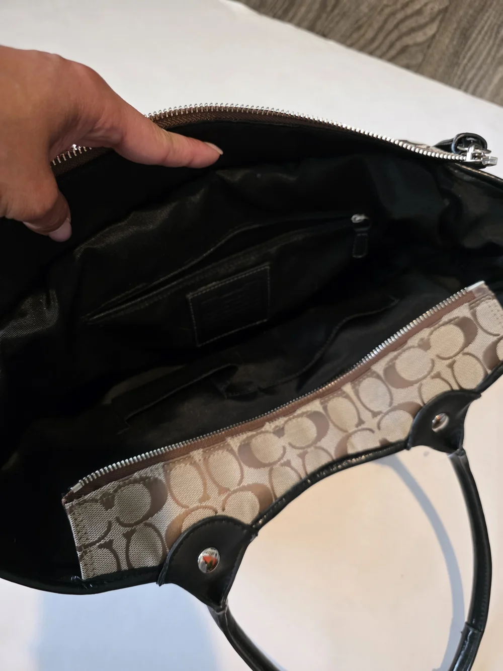 Coach Signature Canvas Tote Bag in Khaki/Chocolate/Black. Used Gread Condition.